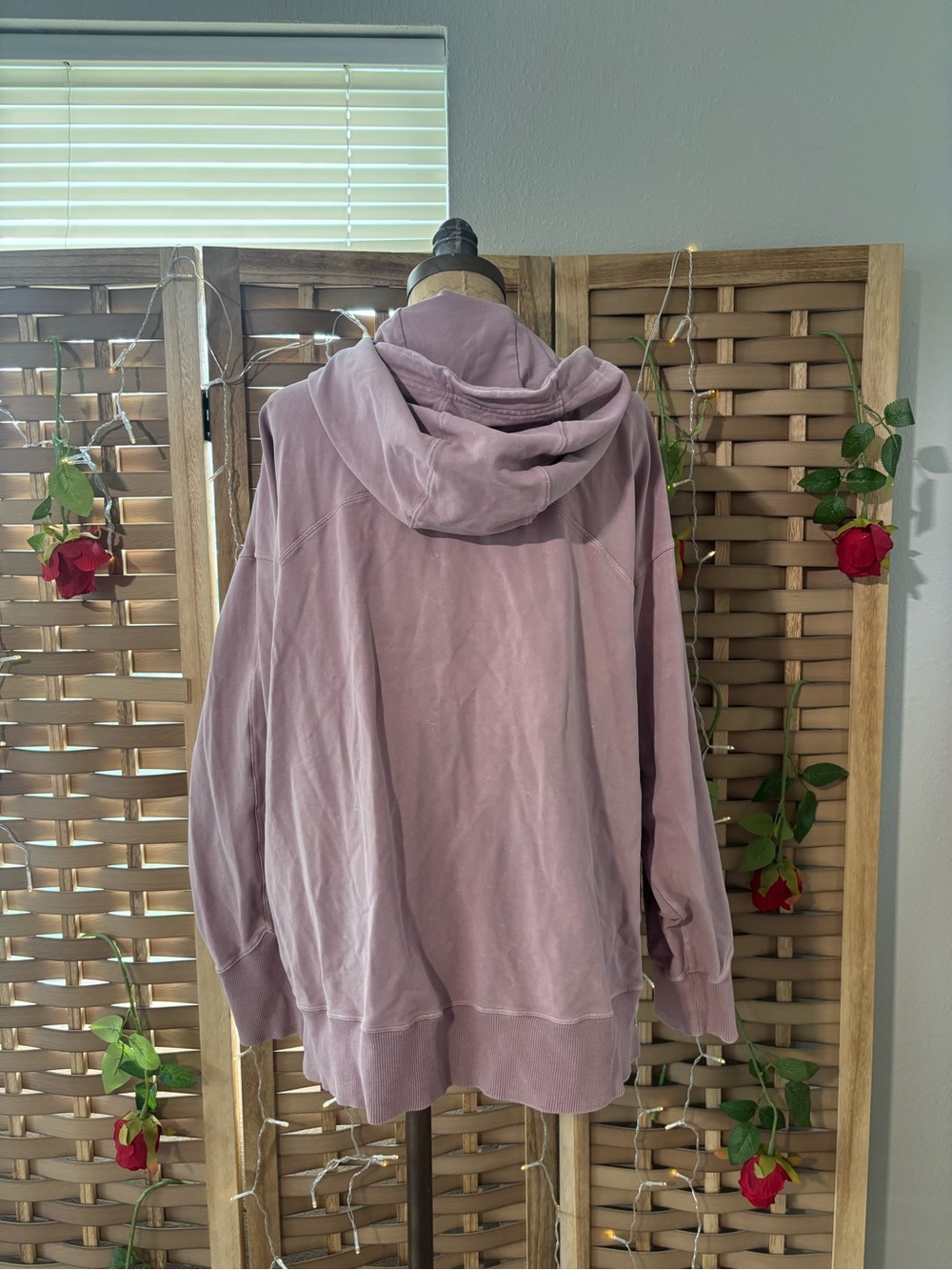 Lululemon - Picture 5 of 8